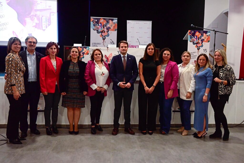 150 mujeres rurales celebran su Día Internacional en Santa Marta de los Barros nujeres rurales