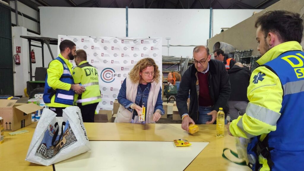 Cáceres se vuelca con los afectados por la DANA y el Ayuntamiento centraliza la ayuda ciudadana foto cife dana cc