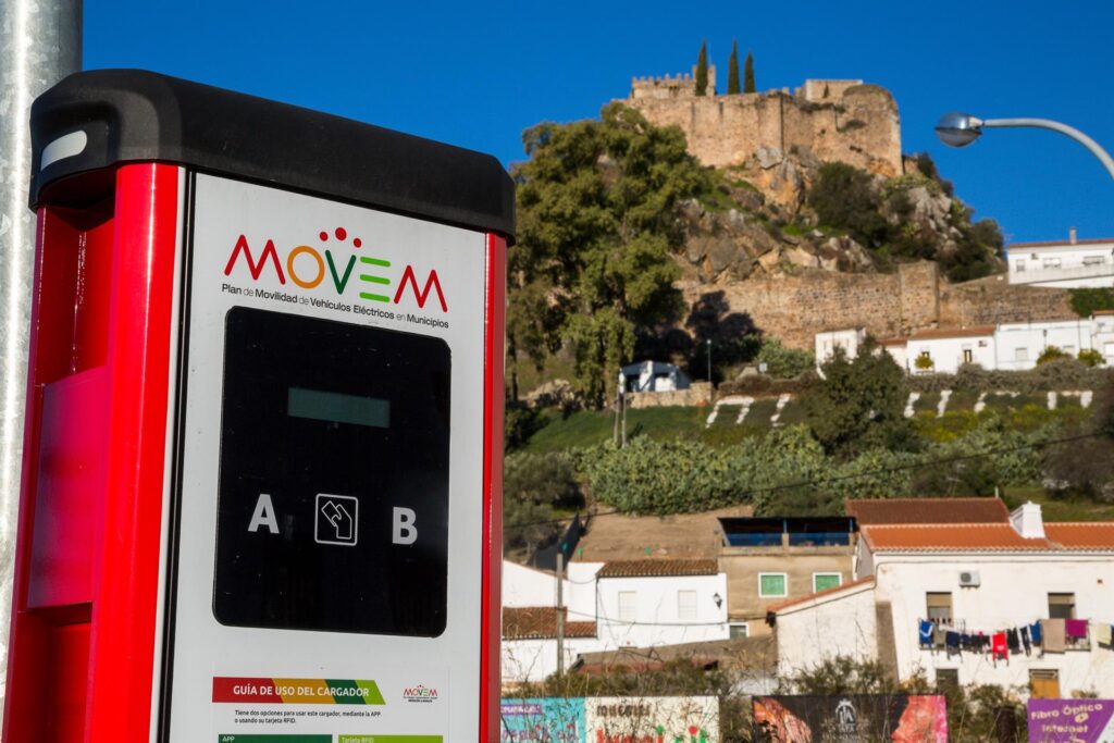 Adiós a la gratuidad de los puntos de recarga para vehículos eléctricos en Badajoz punto de recarga