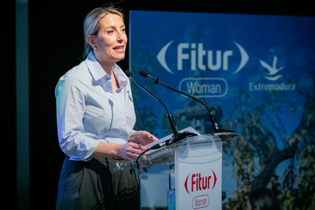 La presidenta de la Junta de Extremadura inaugura FITUR Woman: "El futuro del turismo pasa por el liderazgo femenino" 54281447871 574f8edb58 k
