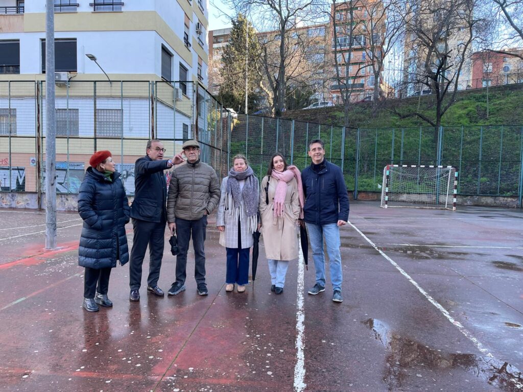 El Ayuntamiento de Cáceres acomete mejoras en pistas deportivas, parques y calles de La Madrila Peña del Cura WhatsApp Image 2025 01 28 at 11.32.17 1