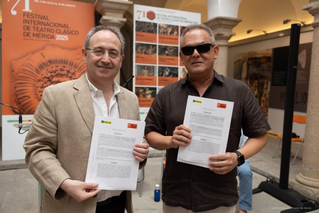 Donde el teatro es de todos: actores con discapacidad visual conquistan el romano de Regina fest me once 1