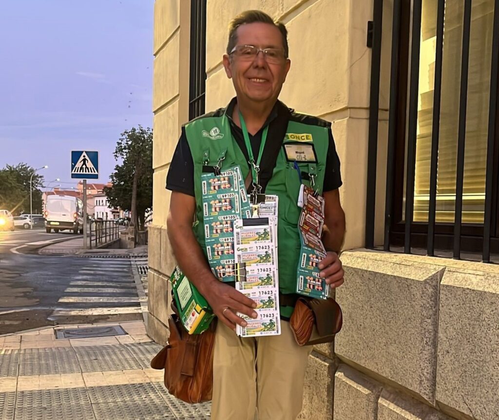 La suerte sonríe a Trujillo: la ONCE reparte 815.000 euros gracias al vendedor Miguel Nieto miguel nieto