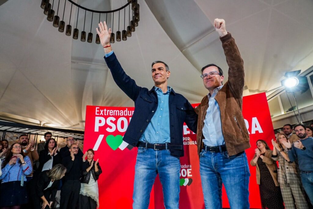 Gallardo activa el “modo campaña” y llama a llenar las urnas “de puños y rosas” gallardo y sanchez