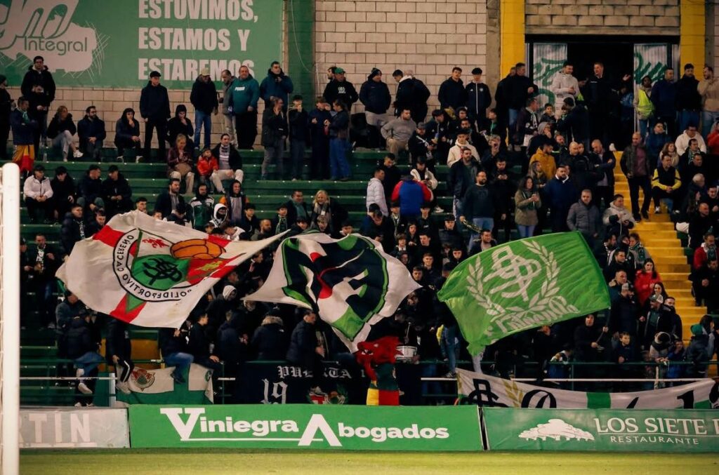 El Cacereño lanza su campaña de abonados para la segunda vuelta WhatsApp Image 2025 12 27 at 17.29.55