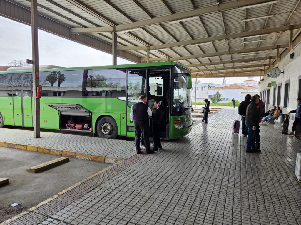 Viajar por Extremadura no costará ni un euro en 2026, el DOE confirma la gratuidad total del bus estacion autobuses Zafra