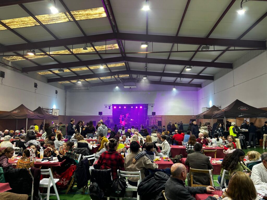 La I Convivencia Vecinal de Cáceres congrega a más de 500 personas y consolida un nuevo modelo vecinal foto 1 convivencia vecinal