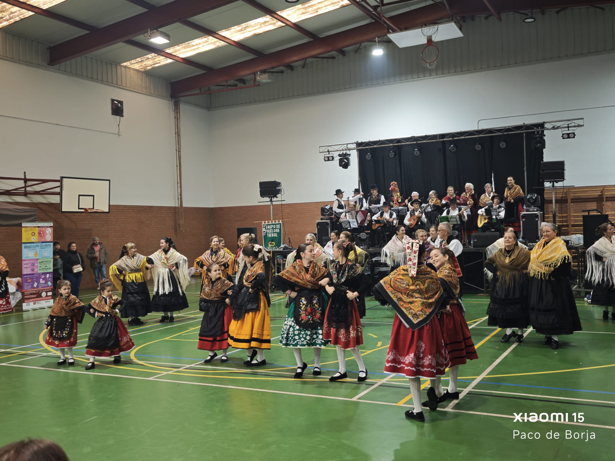 La I Convivencia Vecinal de Cáceres congrega a más de 500 personas y consolida un nuevo modelo vecinal trebol convivencia