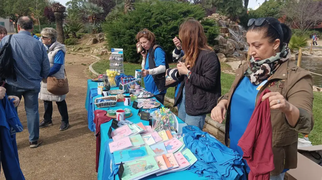350 escolares participan en el día de concienciación del Autismo en Badajoz bajo el lema “ Menos juicios y más apoyos”. WhatsApp Image 2026 04 11 at 10.28.46