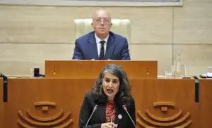 PSOE, VOX y Unidas por Extremadura chocan sin frenos en la investidura más tensa de Extremadura irene de miguel