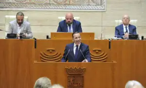 PSOE, VOX y Unidas por Extremadura chocan sin frenos en la investidura más tensa de Extremadura oscar fernandez