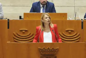 PSOE, VOX y Unidas por Extremadura chocan sin frenos en la investidura más tensa de Extremadura piedfad alvarez