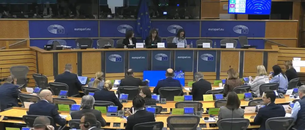 Europa mete presión con Almaraz: Bruselas pide frenar el cierre y mantener la nuclear hasta 2040 bruselas