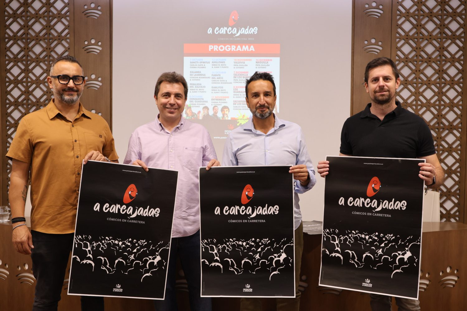 Presentación de la 3ª edición del programa "A Carcajadas: cómicos en carretera".

Intervienen Ricardo Cabezas, diputado delegado del Área de Cultura, Deportes y Juventud de la Diputación de Badajoz; Víctor Manuel Merino, alcalde de Entrerríos; David Baviano, coordinador del programa; y Carlos Gata, humorista. 

  Fotografo. Santiago Rodriguez Casado
Gabinete de prensa de Diputación de Badajoz