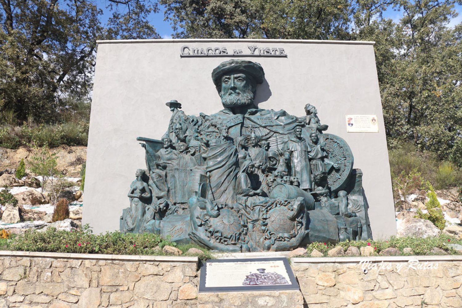 Cuacos-de-Yuste-monumento-Carlos-V