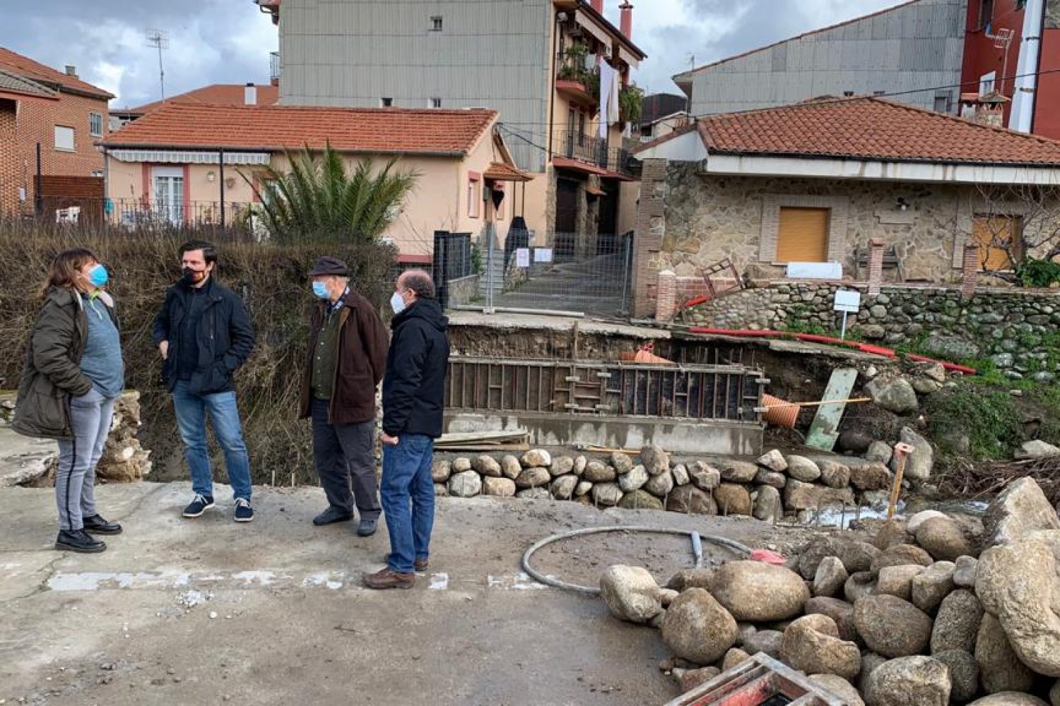El diputado visita la obra con técnicos y representantes municipales
