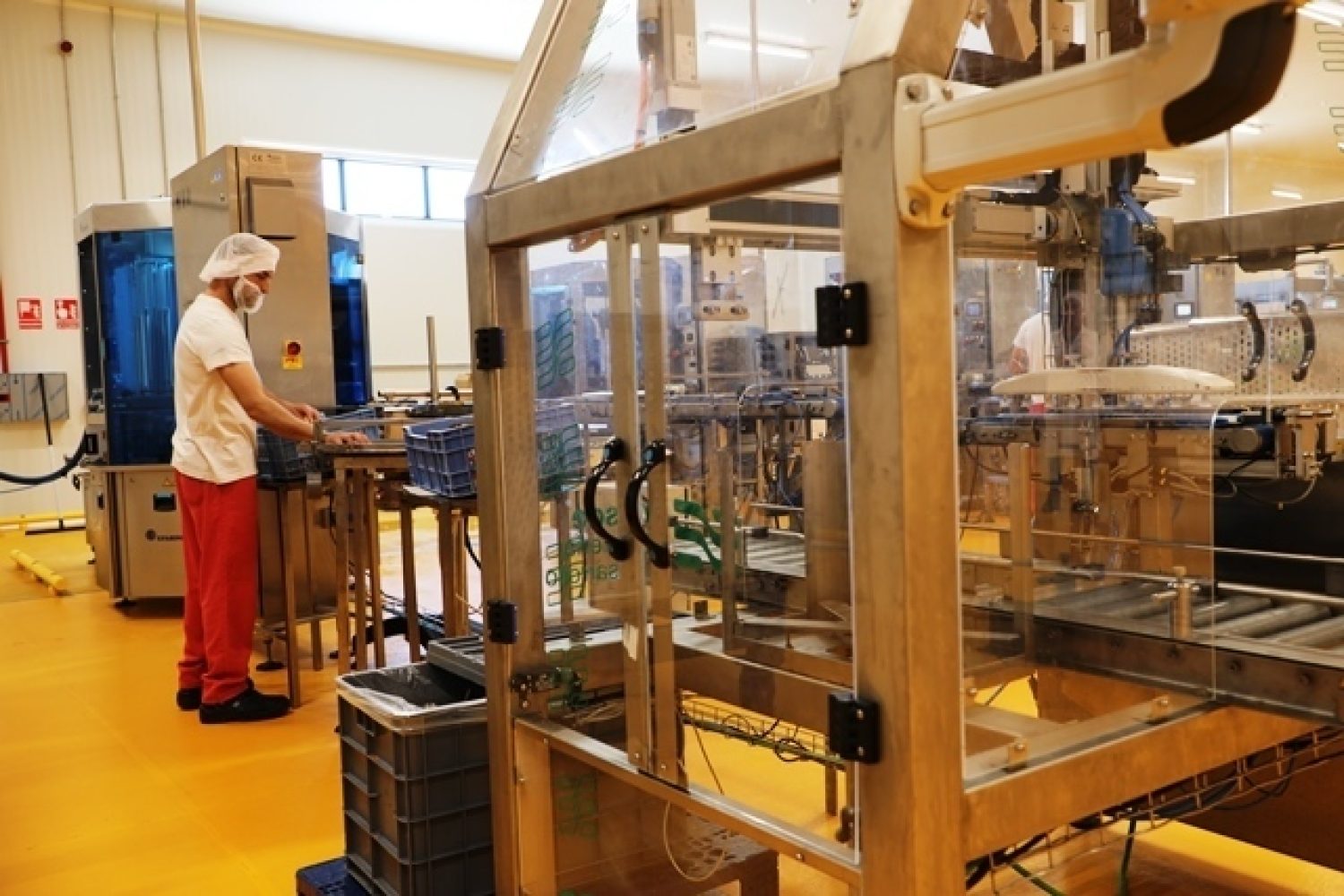 Fábrica_trabajando_Iberitos