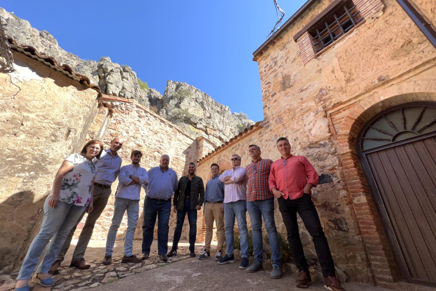 GRUPO PP DIPUTACION EN CABAÑAS DEL CASTILLO