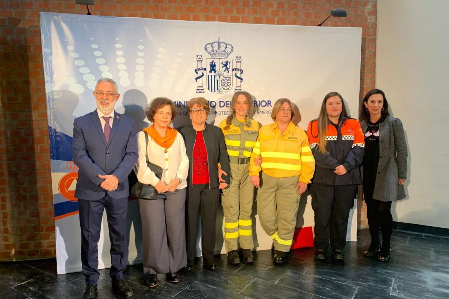 Las galardonadas con las utoridades