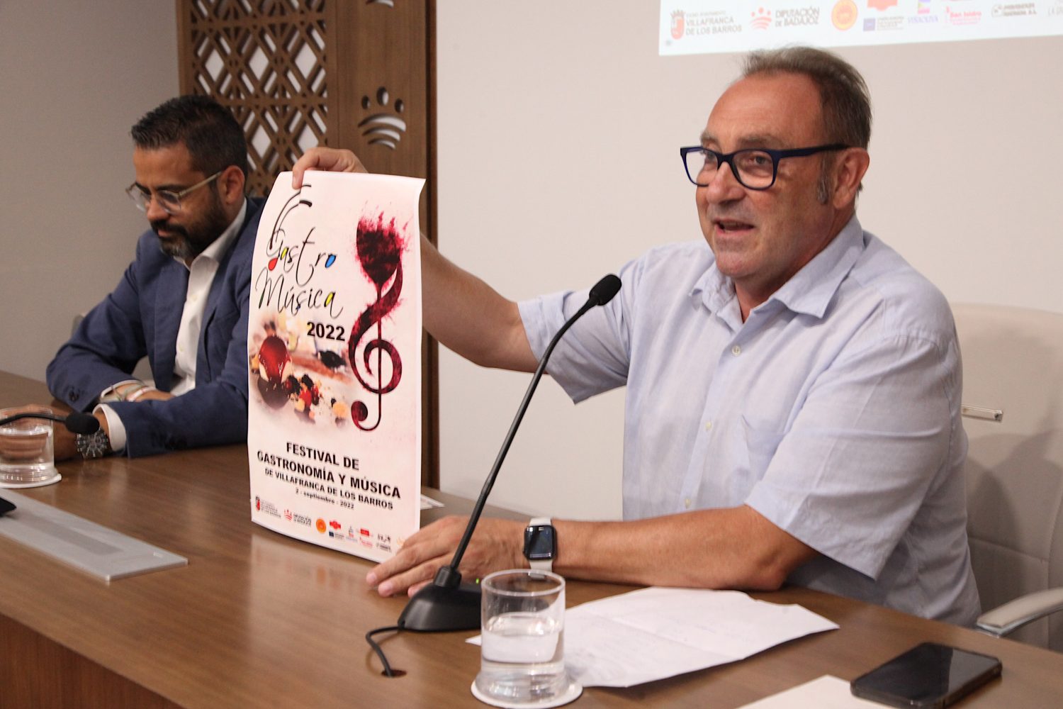 El diputado delegado del Área de Transfomación Digital y Turismo de la Diputación Provincial de Badajoz, Manuel José González, asiste a la  Presentación de Gastromúsica 2022, Festival de Gastronomía y Música de Villafranca de los Barros.
Fotografo. Santiago Rodriguez Casado
Gabinete de prensa de Diputación de Badajoz