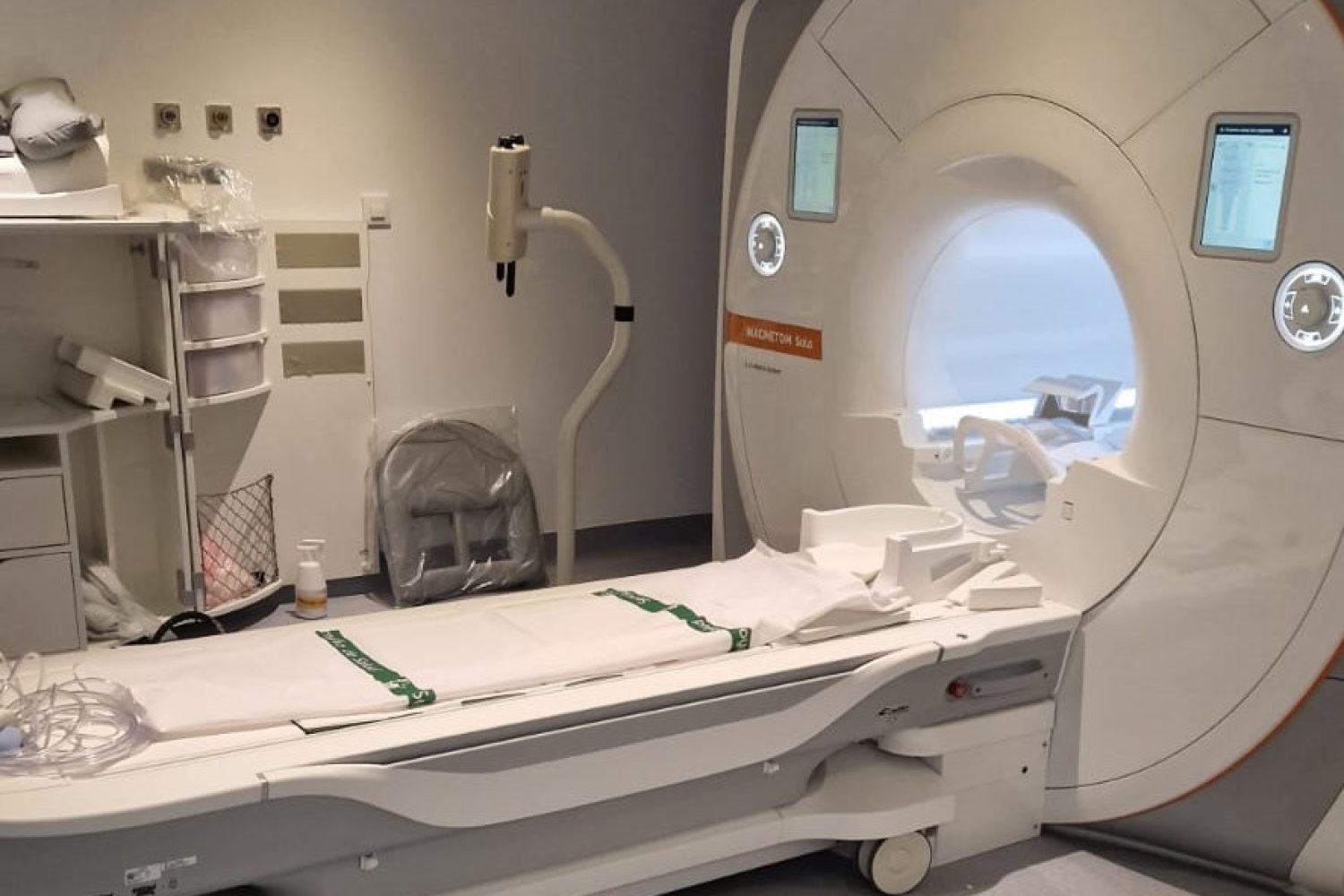Inversion resonancia Hospital Lllerena