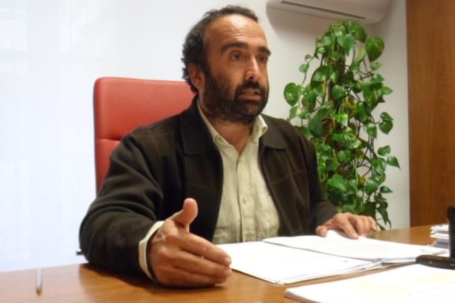 08/10/2011 Miguel Ángel Morales.

El portavoz del PSOE en la Diputación de Cáceres, Miguel Ángel Morales, ha defendido que el puente sobre el río Sever para unir la localidad cacereña de Cedillo y la población lusa de Montalvâo ya estaba proyectado en una zona "muy concreta y que tiene accesos".

POLITICA CÁCERES EXTREMADURA ESPAÑA EUROPA
