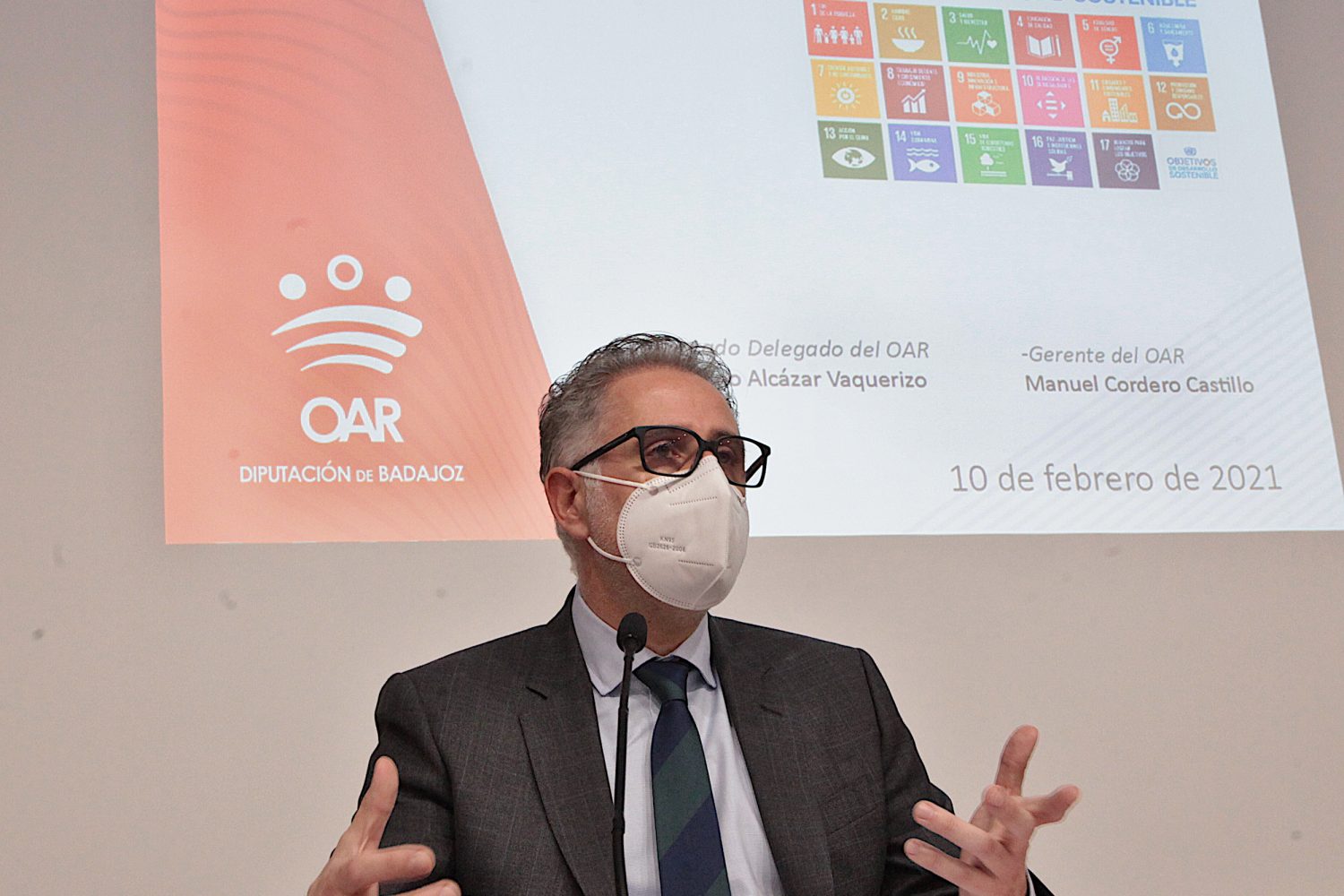 PRESUPUESTOS OAR Diputado Saturnino Alcazar y gerente Manuel Cordero
Diputacion de Badajoz ,Fotografo Santiago Rodriguez Casado