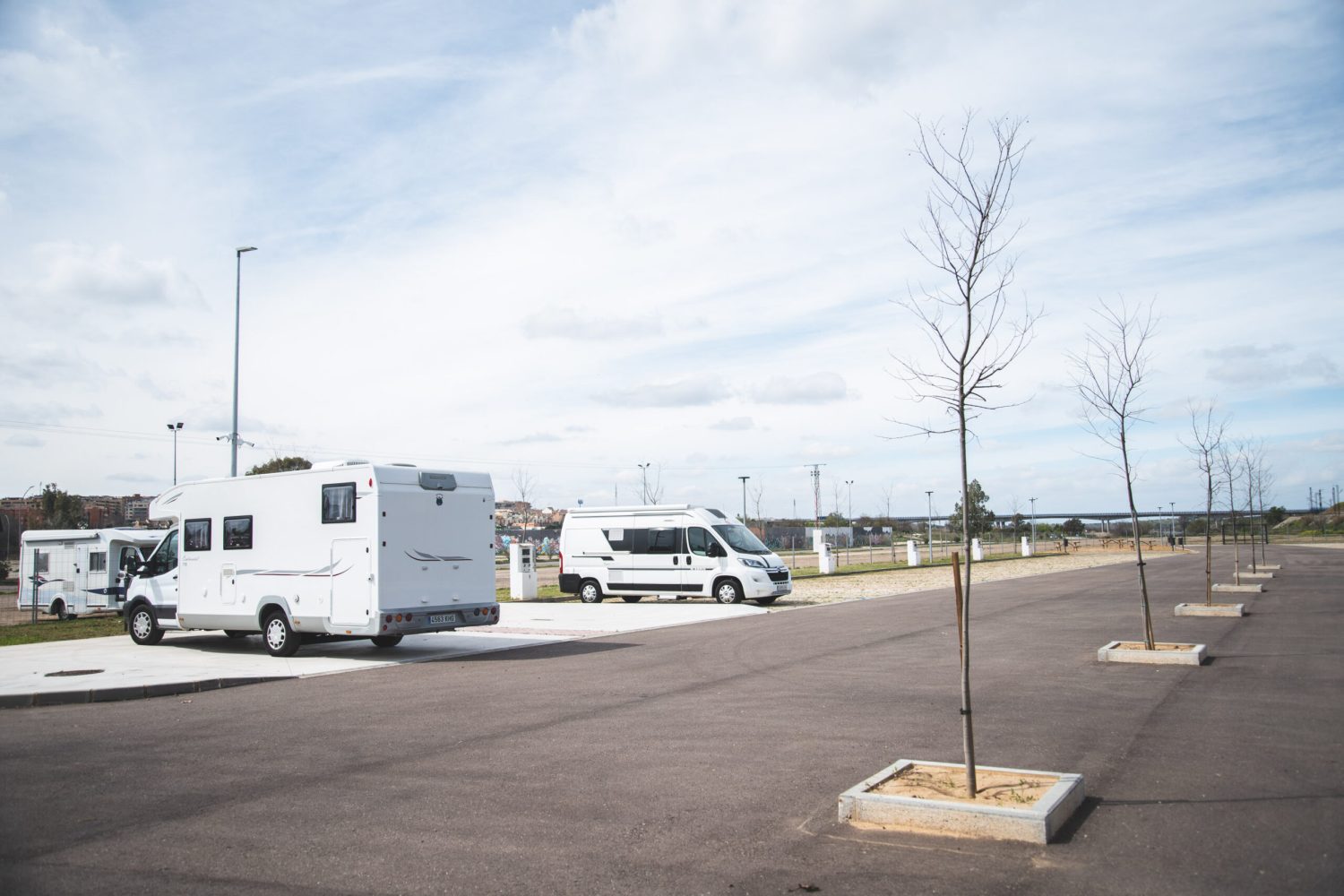 PRIMERAS AUTOCARAVANAS EN EL ÁREA