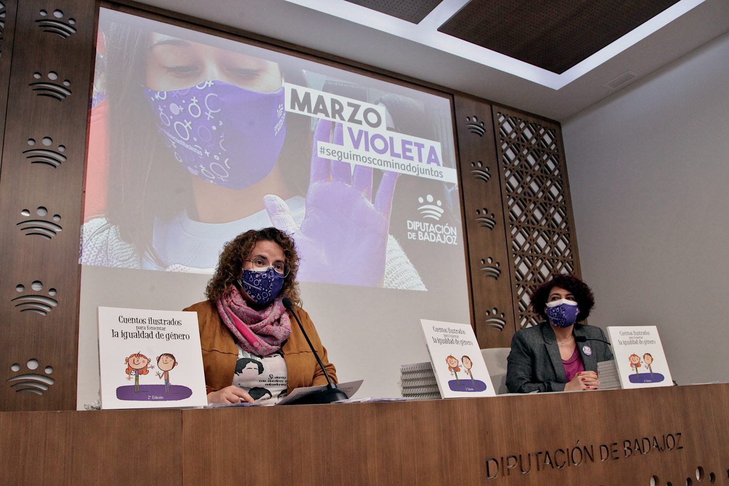 Presentacion Marzo Violeta Cristina Valades y Emilia Pareja
Diputacion de Badajoz ,Fotografo Santiago Rodriguez Casado