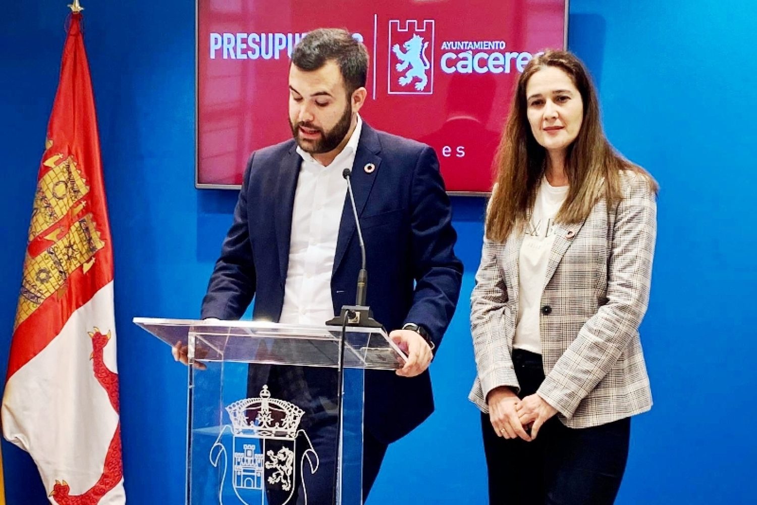 A la izda, el alcalde de Cáceres, Luis Salaya.