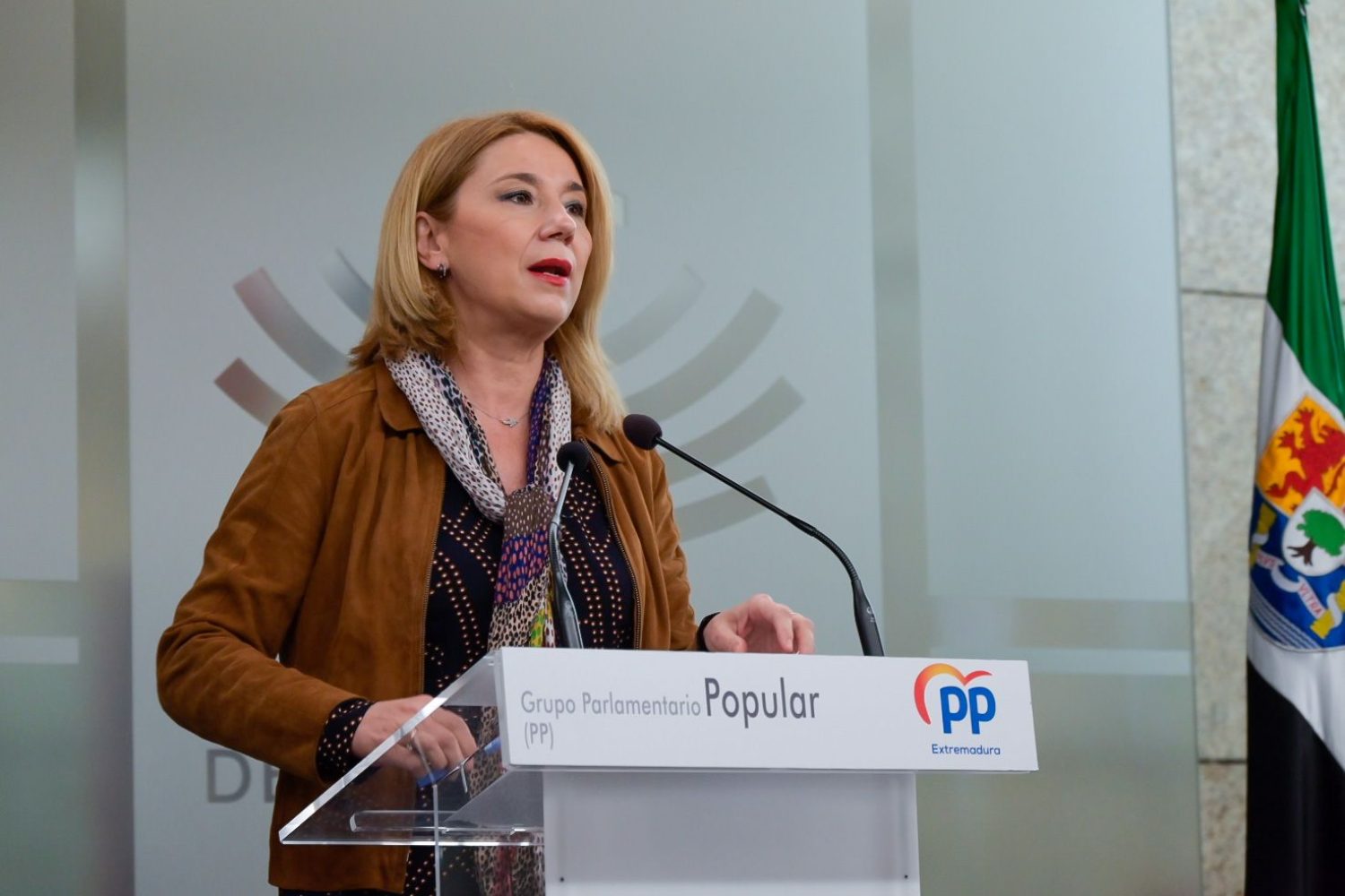 Teniente, PP.