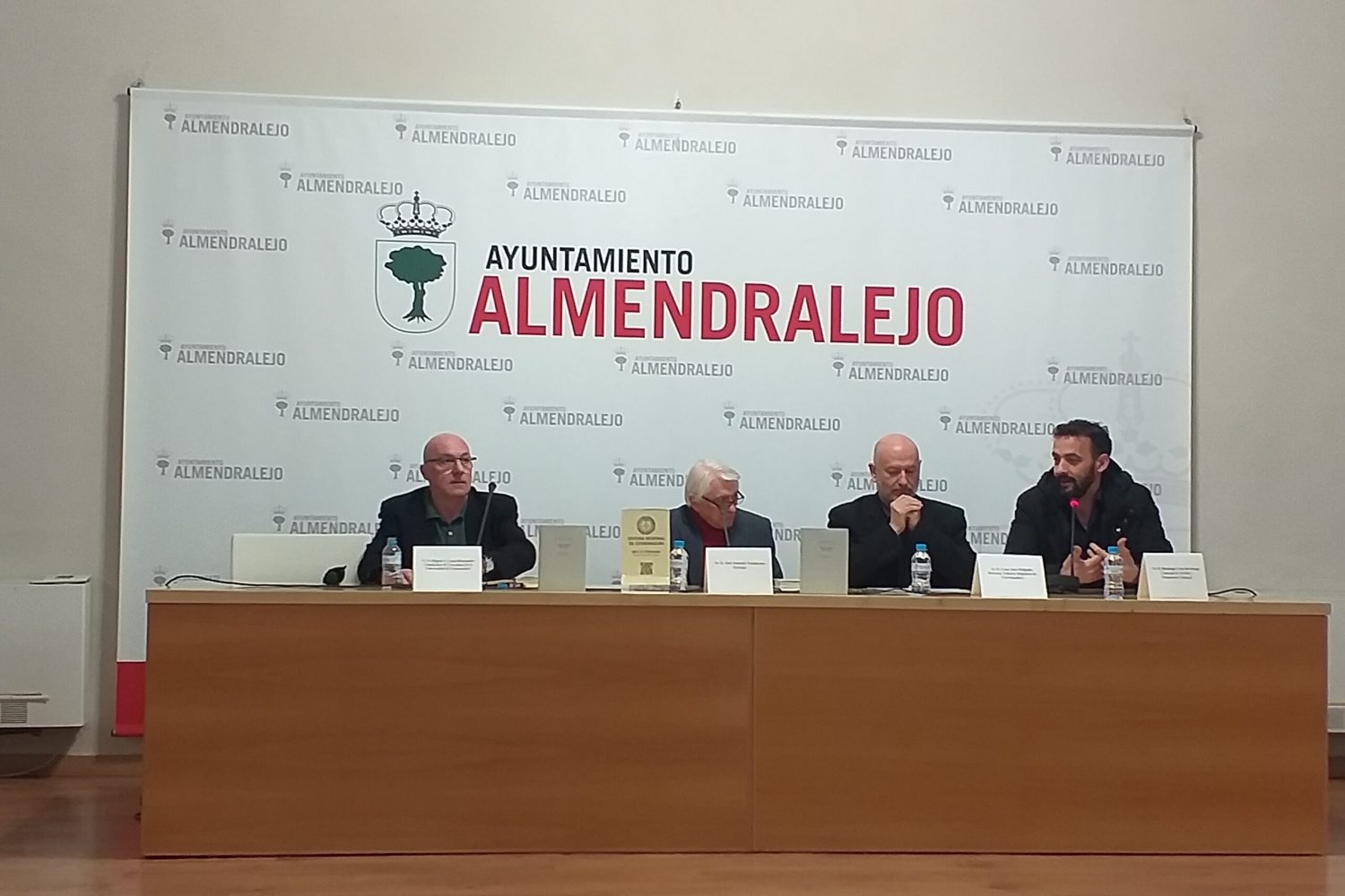 Zambrano presenta Poesía Reunida 2 diciembre 2022