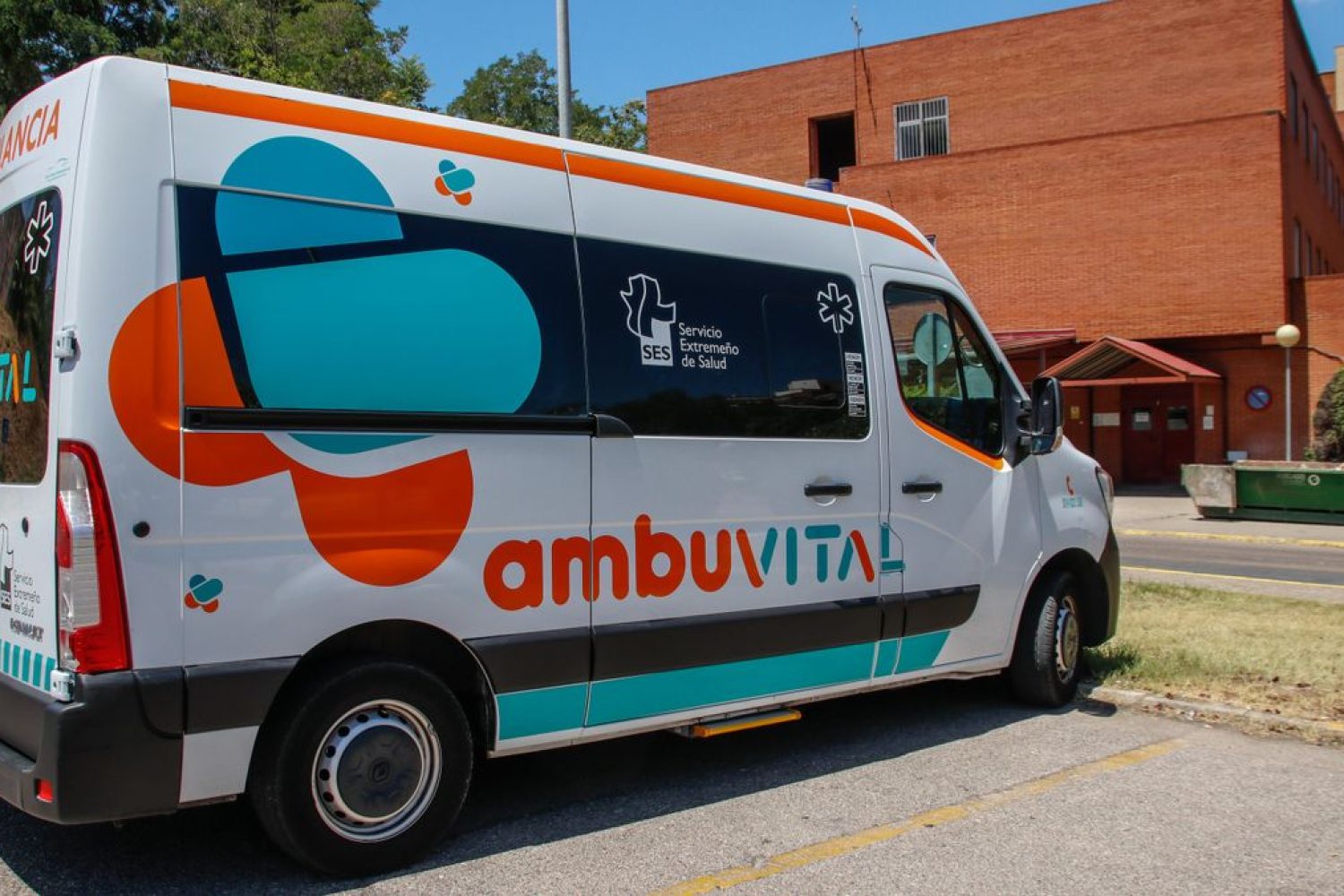 CACERES. AMBULANCIA AMBUVITAL EN EL HOSPITAL SAN PEDRO DE ALCANTARA