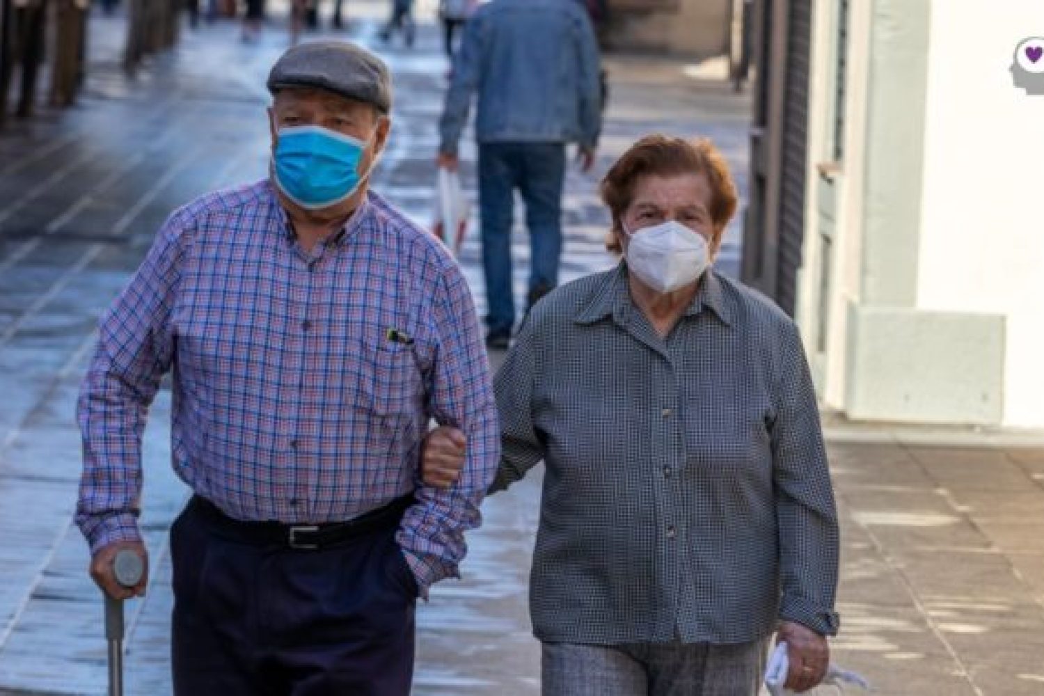 ancianos mascarillas