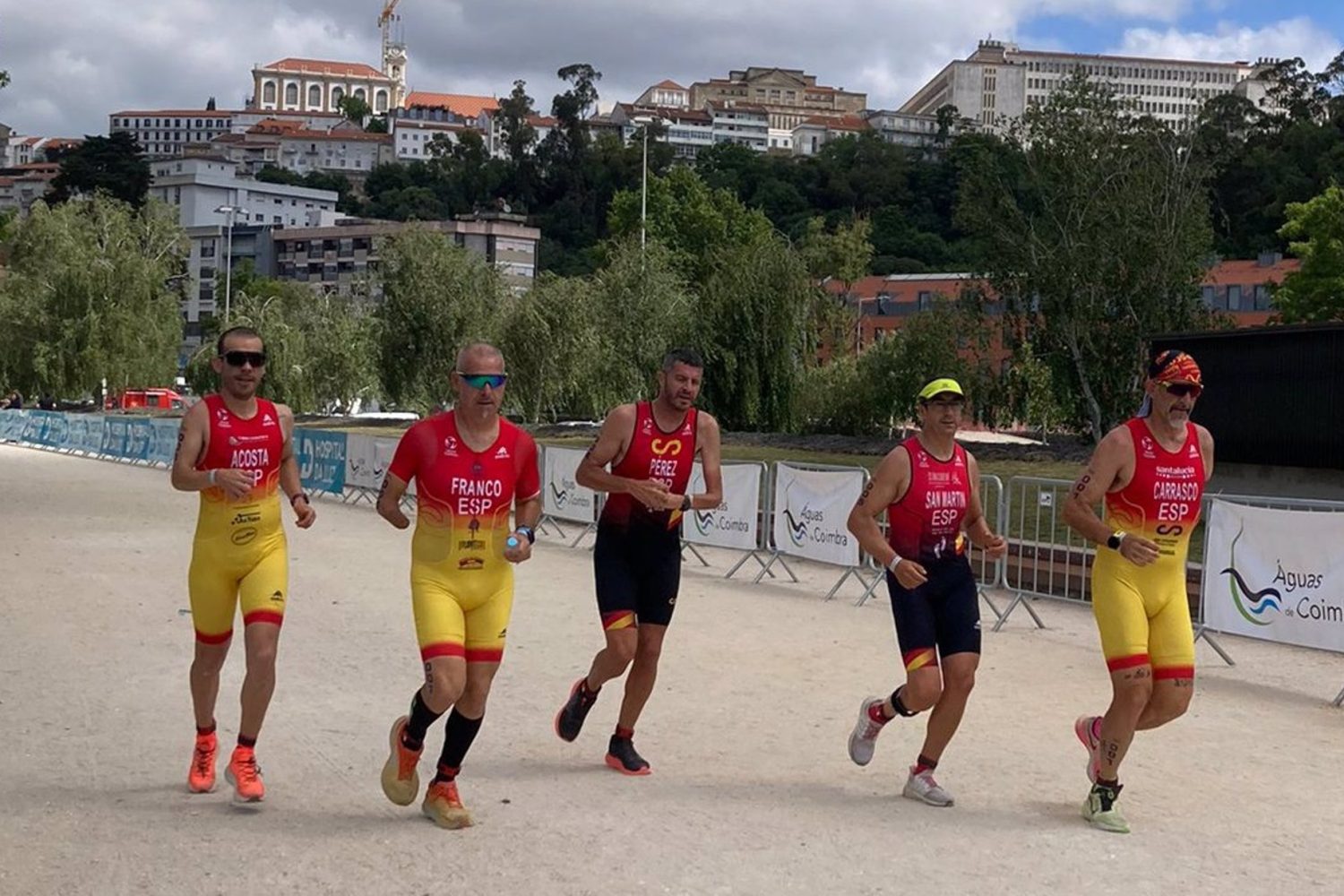 Deportistas se disputan el Campeonato de Europa de Duatlón en la localidad portuguesa de Coímbra