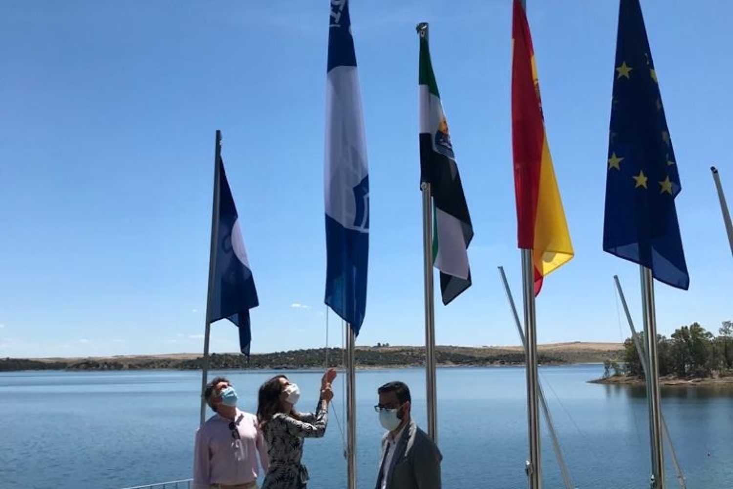 bandera azul orellana