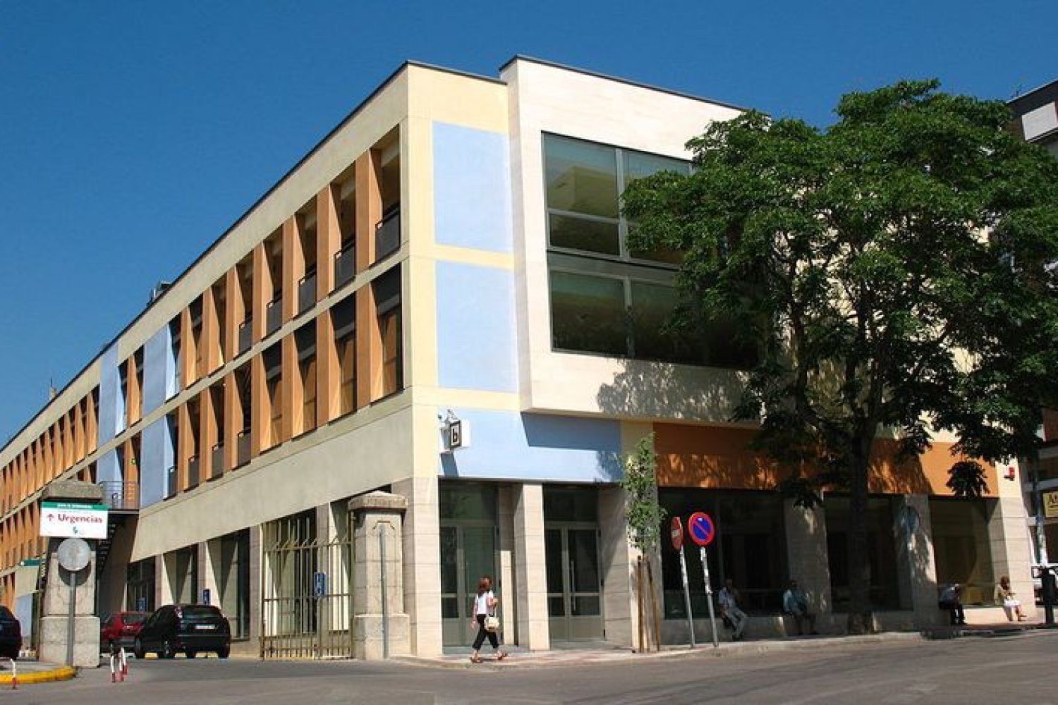 biblioteca caceres