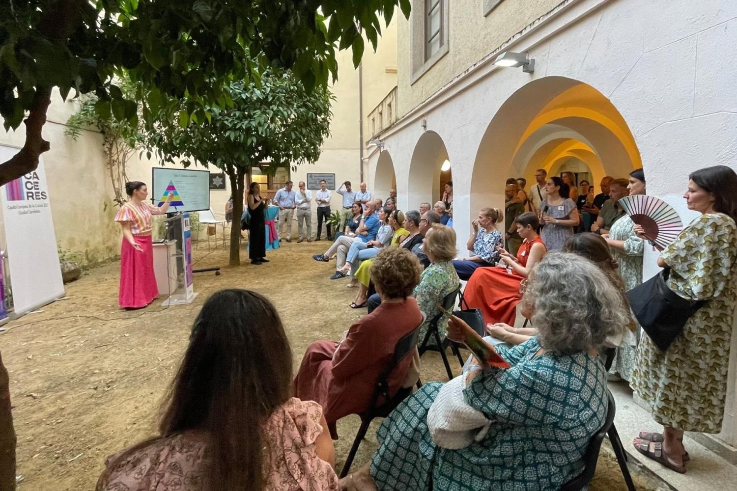 Cáceres presenta al sector cultural los ejes estratégicos de su candidatura a Capital Europea de la Cultura en 2031