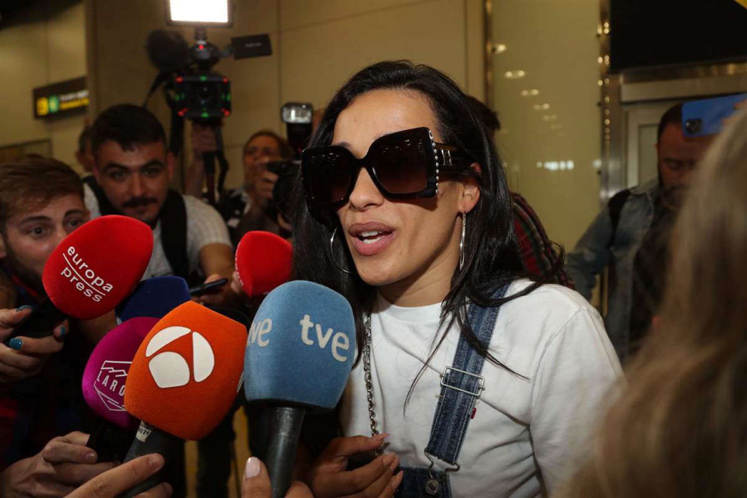 Chanel a su llegada a Barajas.