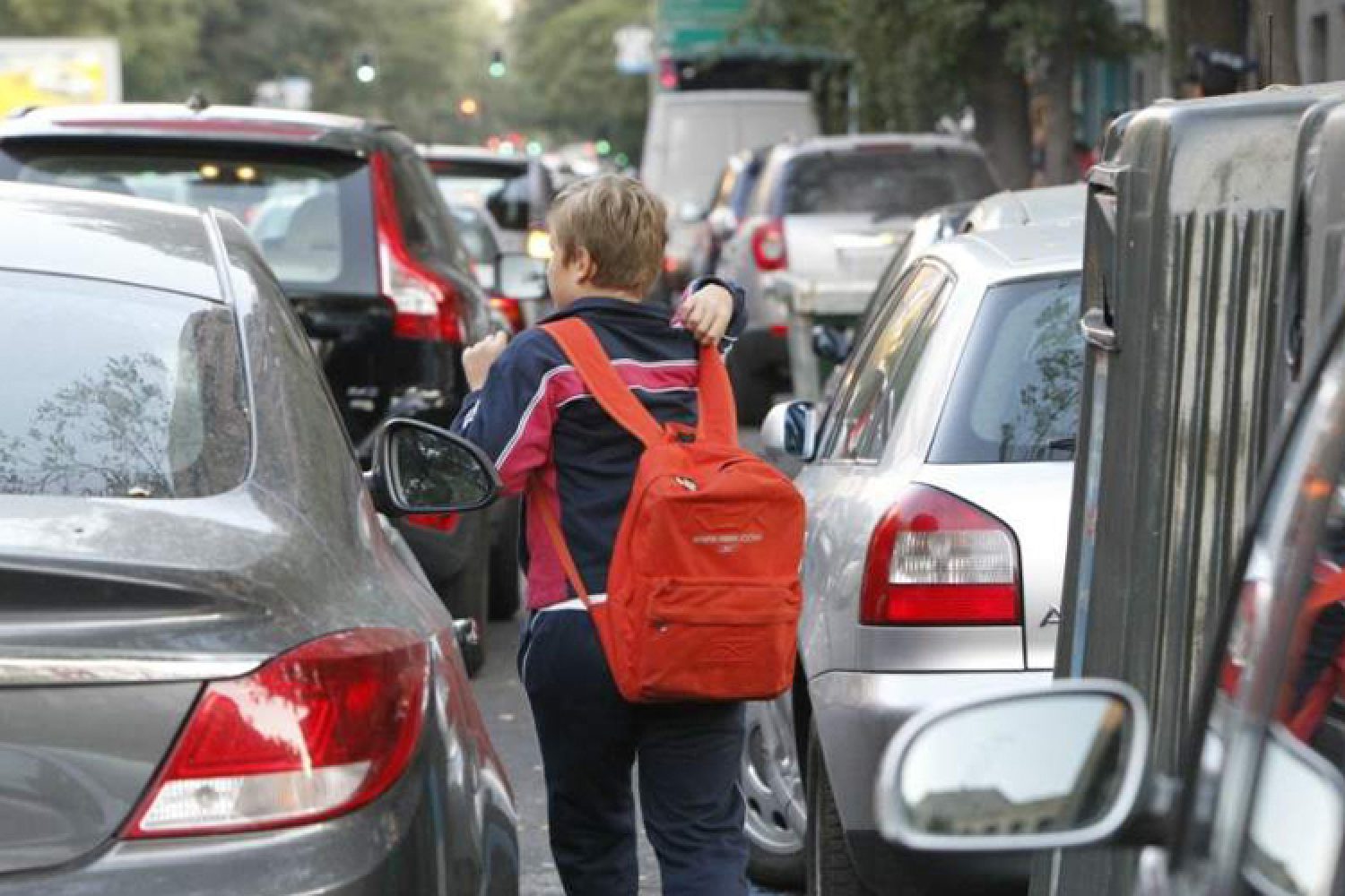 coche niño colegio