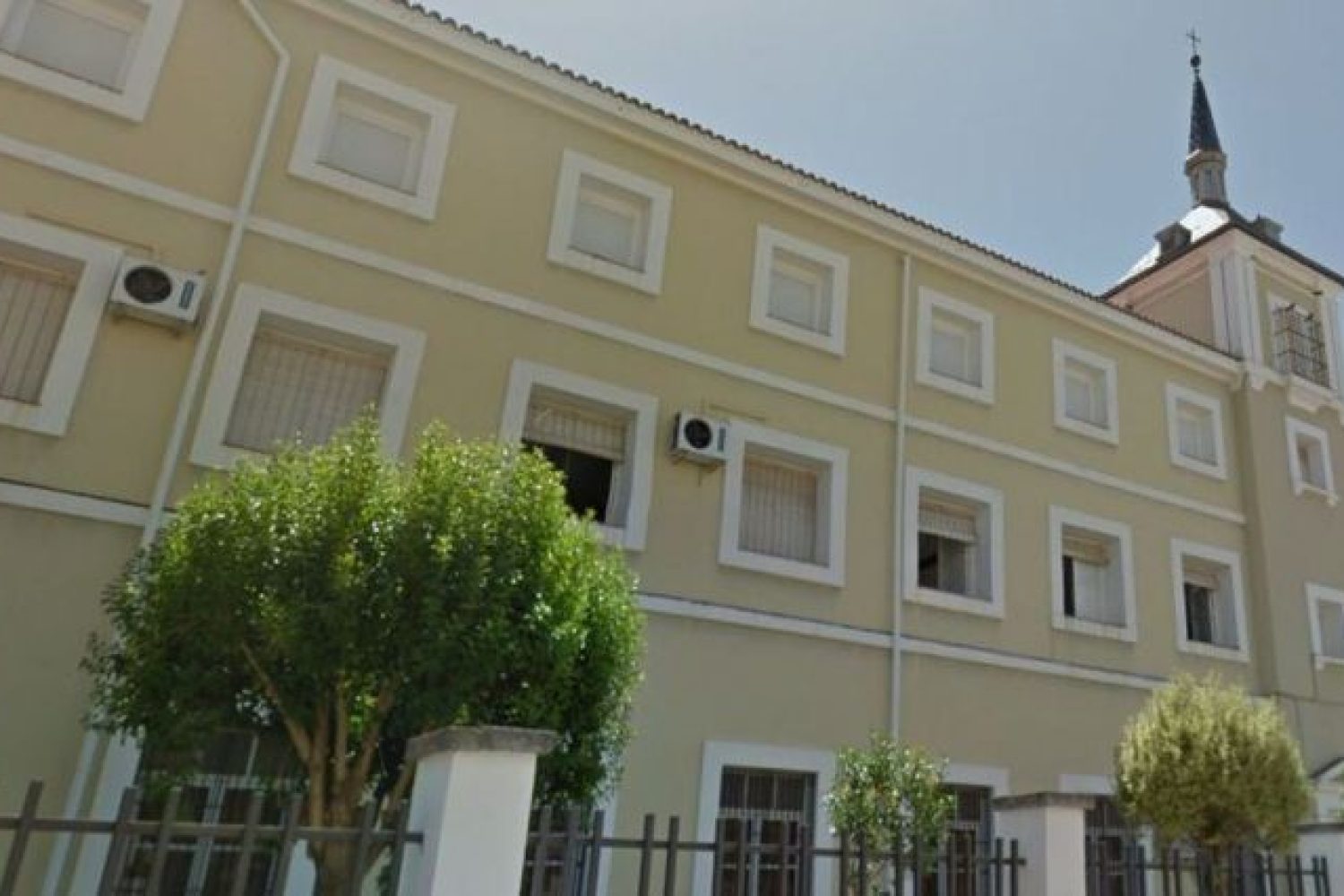 Fachada Colegio Claret, D. Benito.