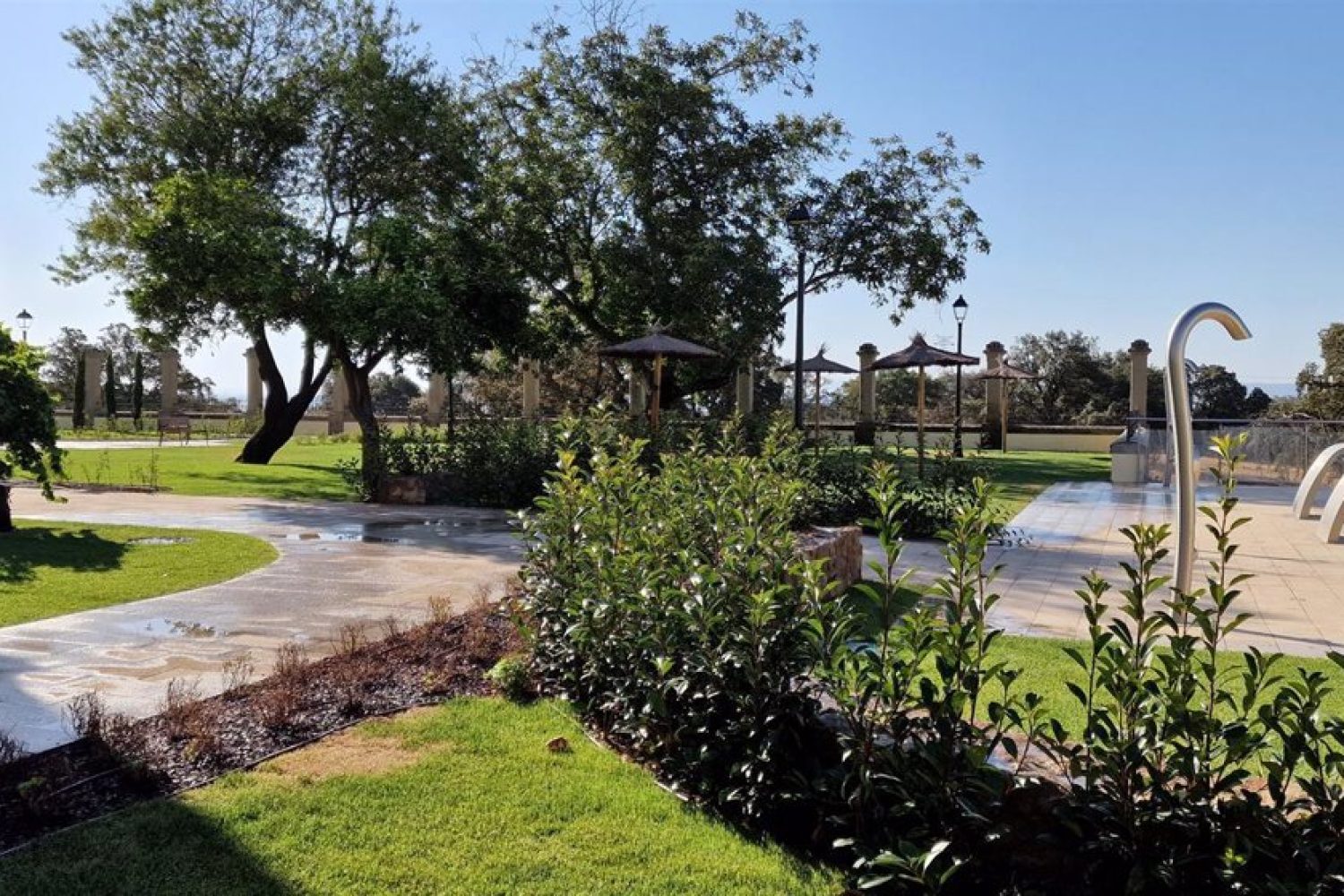 Concluye la obra del entorno del complejo de agroturismo en la Finca Haza de la Concepción de la Diputación de Cáceres