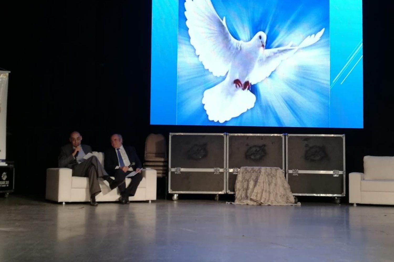 Intervención de Francisco Rivero, presentado por el argentino Gustavo Loza