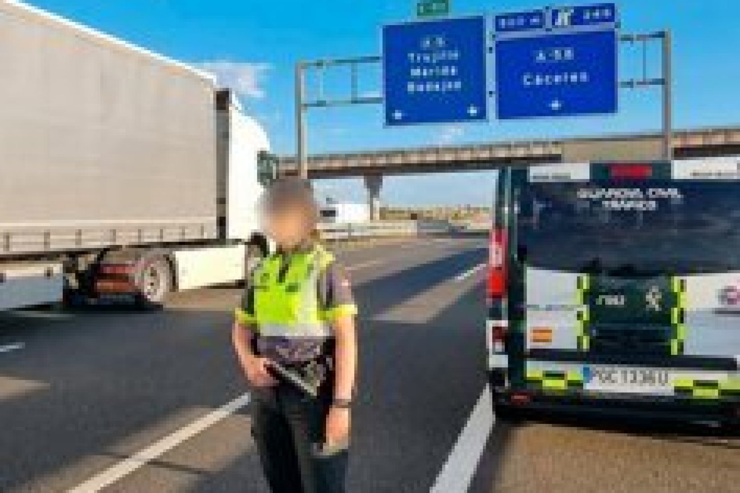 El conductor de un coche que se precipitó sobre otro en Casatejada provocando un fallecido pasa a disposición judicial