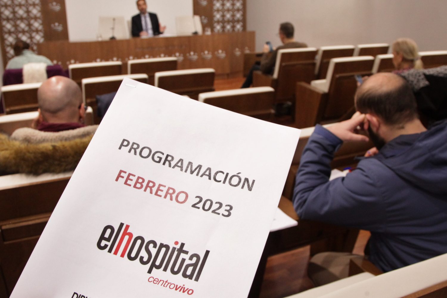 El vicepresidente primero de la Diputación Provincial de Badajoz, Ricardo Cabezas presenta en rueda de prensa,  la programación de actividades del mes de febrero en El Hospital-Centro Vivo. 
  Fotografo. Santiago Rodriguez Casado
Gabinete de prensa de Diputación de Badajoz