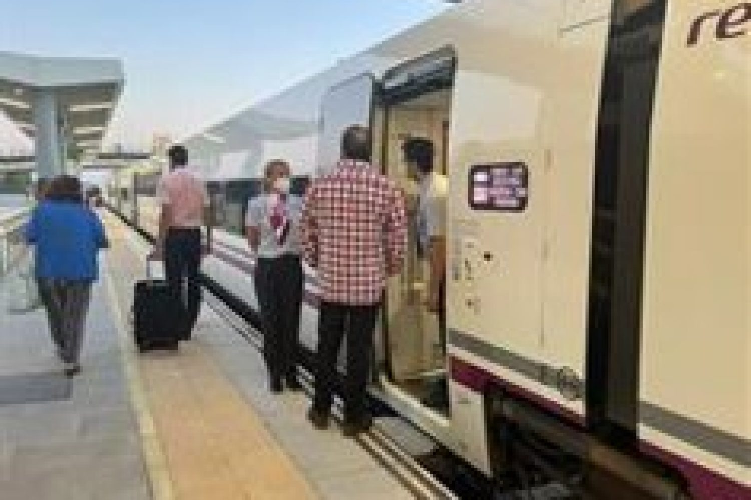 El Ministerio de Transportes trabaja para revertir la situación de los trenes en Extremadura, que no es "admisible"