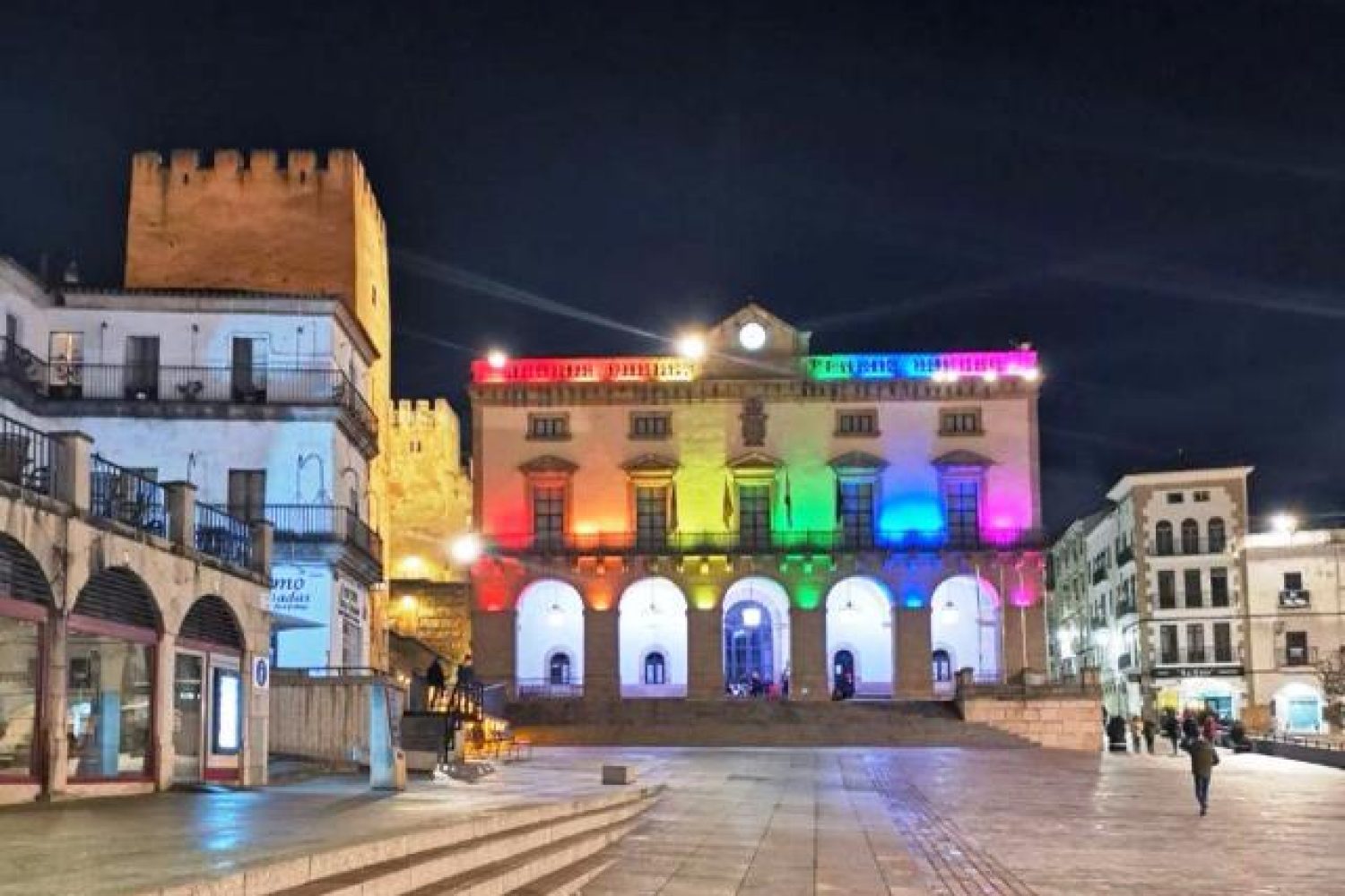 fachada ayto cc lgtbifobia