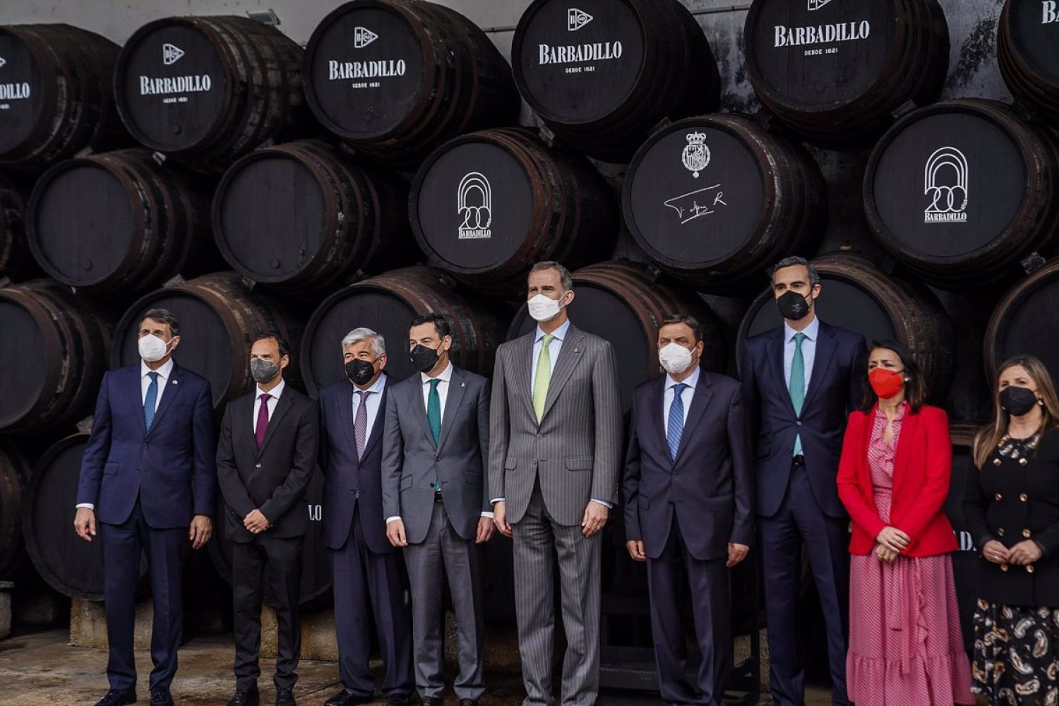 Felipe VI visita Bodegas Barbadillo, una de las diez empresas familiares mÃ¡s antiguas de EspaÃ±a