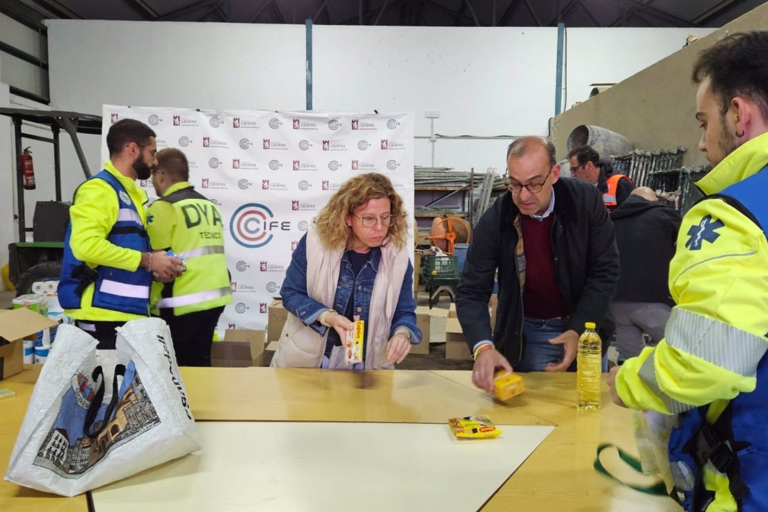 Temporal.- El Ayuntamiento de Cáceres centraliza el almacenamiento de ayuda para los afectados en las naves CIFE