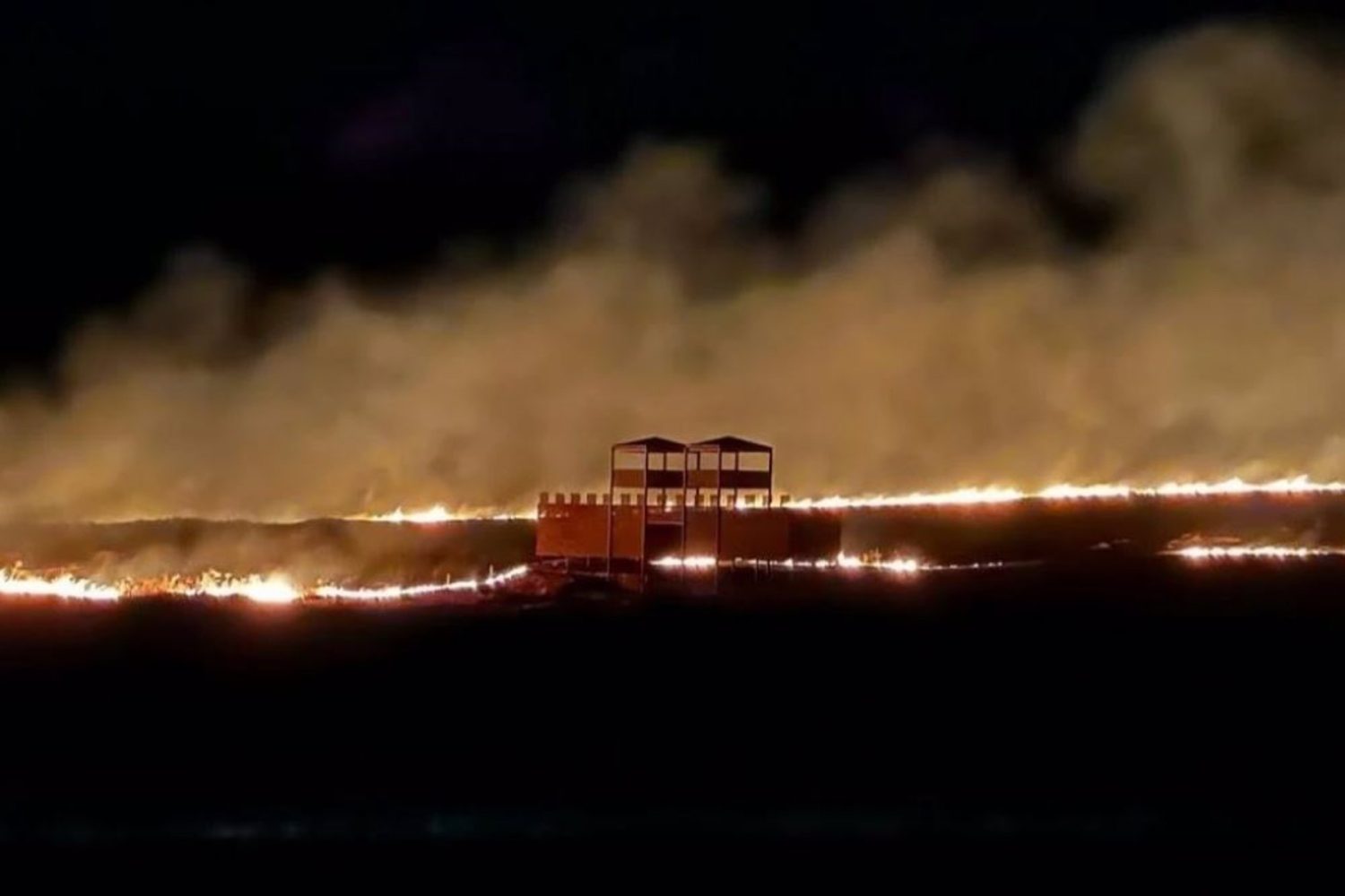Incendio en el entorno del centro de interpretación de Cáceres El Viejo - FDC